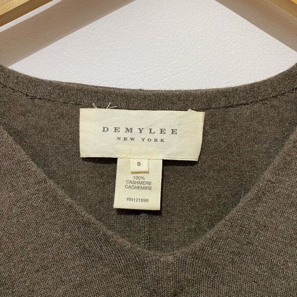 DEMYLEE NY 100% Cashmere Oversized Sweater - Picture 3 of 3